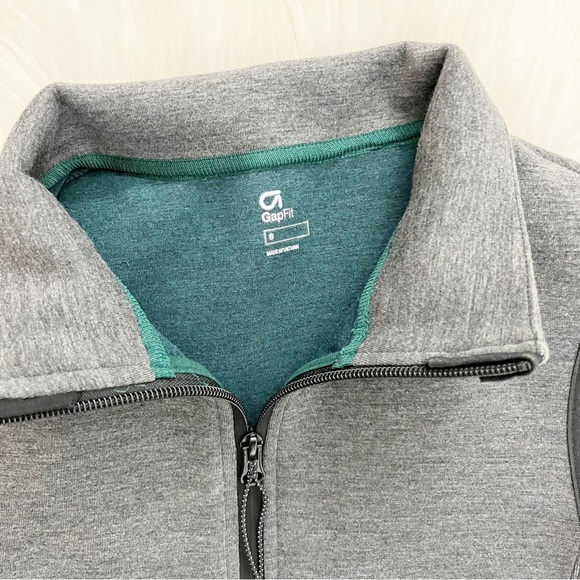 Gap Fit Gray zip up vest - Picture 2 of 2